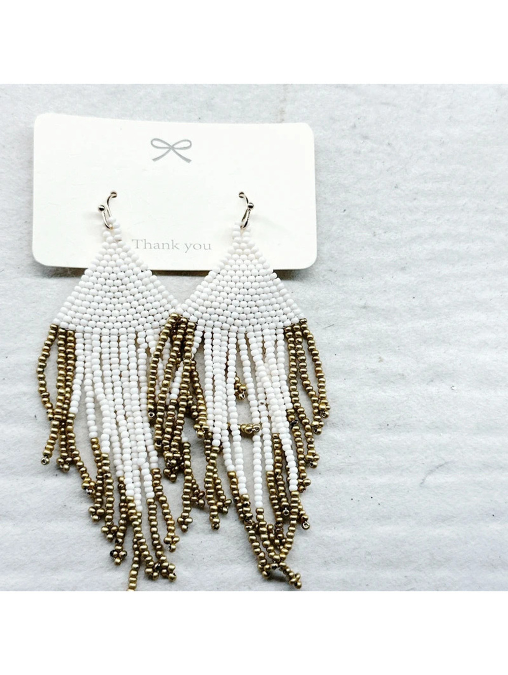 7369gc. White Seed Bead Earrings